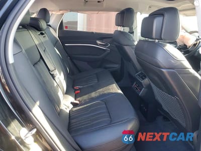 Zdjęcie 10 z 12 samochodu: 2021 AUDI E-TRON PRESTIGE VIN:WA1VAAGEXMB006726 - miniatura