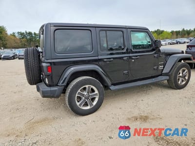 Trzecie zdjęcie samochodu z tyłu: 2018 JEEP WRANGLER UNLIMITED SAHARA VIN:1C4HJXEN6JW213580 - miniatura