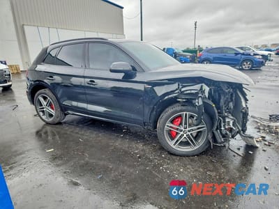 Czwarte zdjęcie samochodu z boku: 2025 AUDI Q5 E PREMIUM PLUS 55 VIN:WA1E2AFY8S2040864 - miniatura