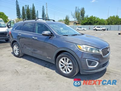Czwarte zdjęcie samochodu z boku: 2017 KIA SORENTO LX V6 VIN:5XYPGDA52HG292350 - miniatura