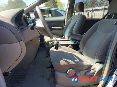 Zdjęcie 7 z 12 samochodu: 2004 TOYOTA SIENNA LE 7 PASSENGER VIN:5TDZA23C44S209556 - miniatura