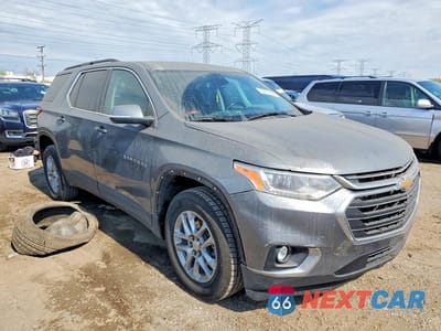 Czwarte zdjęcie samochodu z boku: 2021 CHEVROLET TRAVERSE LT VIN:1GNEVGKW2MJ132122 - miniatura