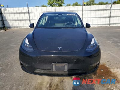 Piąte zdjęcie samochodu w środku: 2023 TESLA MODEL Y VIN:7SAYGAEE7PF863093 - miniatura