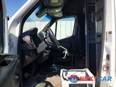 Zdjęcie 7 z 13 samochodu: 2019 MERCEDES BENZ SPRINTER 2500 DELIVERY VAN VIN:WD3PF1CD6KP051606 - miniatura