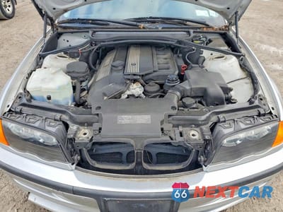 Zdjęcie 11 z 12 samochodu: 1999 BMW 323 I VIN:WBAAM3332XKC61046 - miniatura