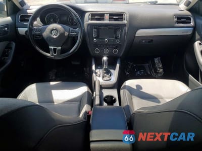 Zdjęcie 8 z 11 samochodu: 2013 VOLKSWAGEN JETTA HYBRID VIN:3VW637AJ9DM220285 - miniatura