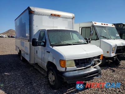 Czwarte zdjęcie samochodu z boku: 2006 FORD E350 BOX TRUCK VIN:1FDSE35L96DA14667 - miniatura