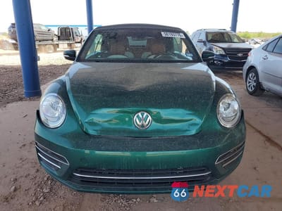 Piąte zdjęcie samochodu w środku: 2017 VOLKSWAGEN BEETLE S VIN:3VW517AT8HM812849 - miniatura