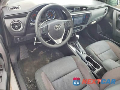 Zdjęcie 8 z 12 samochodu: 2018 TOYOTA COROLLA LE VIN:5YFBURHE6JP845136 - miniatura