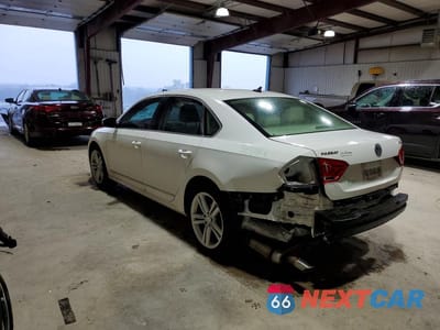 Drugie zdjęcie samochodu z przodu: 2015 VOLKSWAGEN PASSAT SE VIN:1VWBS7A30FC028762 - miniatura
