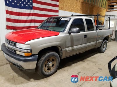 2000 CHEVROLET SILVERADO K1500 1GCEK19V3YE380230 - główne zdjęcie licytacji z USA - miniatura
