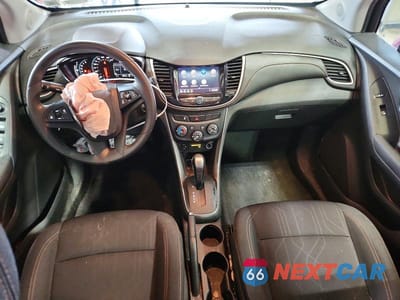 Zdjęcie 8 z 12 samochodu: 2020 CHEVROLET TRAX 1LT VIN:3GNCJLSB4LL192645 - miniatura