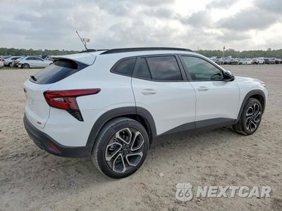 Trzecie zdjęcie samochodu z tyłu: 2025 CHEVROLET TRAX 2RS VIN:KL77LJEP1SC327281 - miniatura