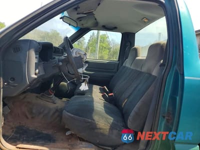 Zdjęcie 7 z 12 samochodu: 1995 CHEVROLET S TRUCK S10 VIN:1GCCS1445SK133869 - miniatura
