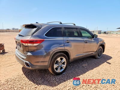 Trzecie zdjęcie samochodu z tyłu: 2017 TOYOTA HIGHLANDER LIMITED VIN:5TDYZRFH3HS211292 - miniatura