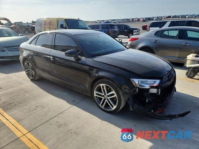 Czwarte zdjęcie samochodu z boku: 2019 AUDI A3 PREMIUM VIN:WAUAUGFF1KA083817 - miniatura