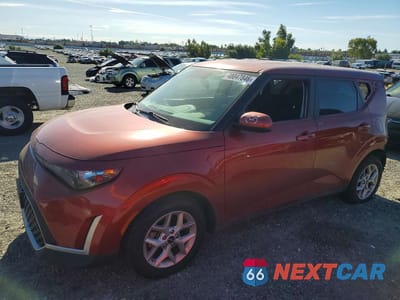 2023 KIA SOUL LX KNDJ23AU5P7875044 - główne zdjęcie licytacji z USA - miniatura