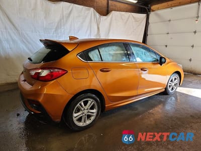 Trzecie zdjęcie samochodu z tyłu: 2017 CHEVROLET CRUZE LT VIN:3G1BE6SM7HS575089 - miniatura