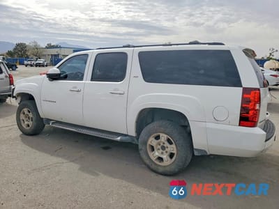 Drugie zdjęcie samochodu z przodu: 2014 CHEVROLET SUBURBAN K1500 LT VIN:1GNSKJE74ER179782 - miniatura