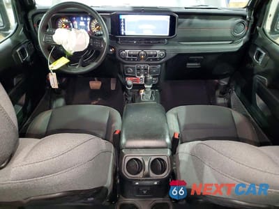 Zdjęcie 8 z 12 samochodu: 2024 JEEP WRANGLER RUBICON VIN:1C4PJXFG7RW284424 - miniatura