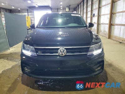 Piąte zdjęcie samochodu w środku: 2021 VOLKSWAGEN TIGUAN SE VIN:3VV2B7AX5MM106813 - miniatura