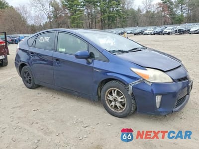 Czwarte zdjęcie samochodu z boku: 2013 TOYOTA PRIUS C FOUR VIN:JTDKN3DUXD0355031 - miniatura