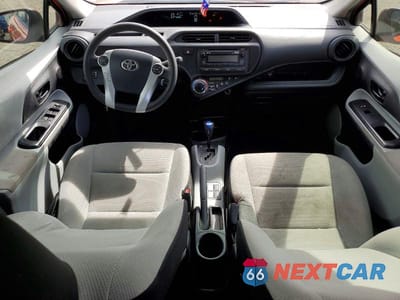 Zdjęcie 8 z 12 samochodu: 2014 TOYOTA PRIUS C ONE VIN:JTDKDTB36E1069394 - miniatura