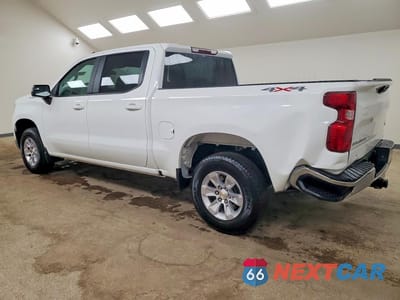 Drugie zdjęcie samochodu z przodu: 2026 CHEVROLET SILVERADO K1500 LT VIN:1GCUKDED4TZ133522 - miniatura