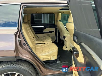 Zdjęcie 6 z 13 samochodu: 2018 TOYOTA HIGHLANDER XLE VIN:5TDJZRFH0JS905980 - miniatura