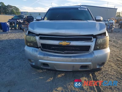 Piąte zdjęcie samochodu w środku: 2013 CHEVROLET SUBURBAN C1500 LS VIN:1GNSCHE09DR101828 - miniatura