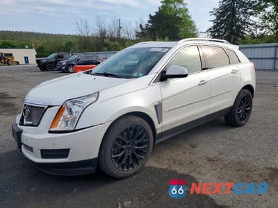 2015 CADILLAC SRX LUXURY COLLECTION 3GYFNEE32FS573621 - główne zdjęcie licytacji z USA - miniatura
