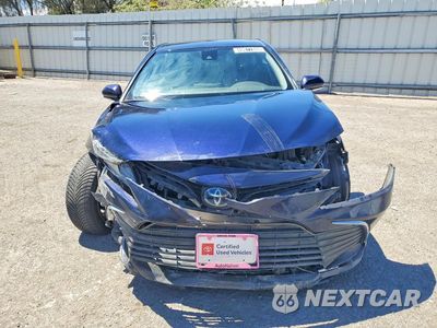 Piąte zdjęcie samochodu w środku: 2022 TOYOTA CAMRY HYBRID XLE VIN:4T1F31AK3NU574899 - miniatura