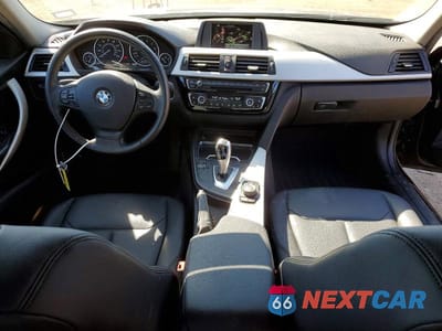 Zdjęcie 8 z 12 samochodu: 2016 BMW 320 XI VIN:WBA8E5G54GNU20731 - miniatura