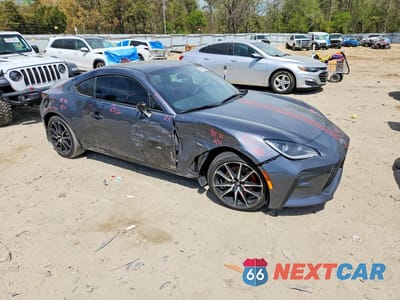 Czwarte zdjęcie samochodu z boku: 2024 TOYOTA GR86 BASE VIN:JF1ZNBB19R9758587 - miniatura