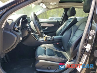 Zdjęcie 7 z 12 samochodu: 2016 MERCEDES-BENZ C 300 4MATIC VIN:55SWF4KB4GU143770 - miniatura