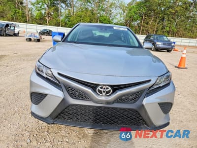 Piąte zdjęcie samochodu w środku: 2018 TOYOTA CAMRY SE VIN:4T1B11HK4JU576598 - miniatura