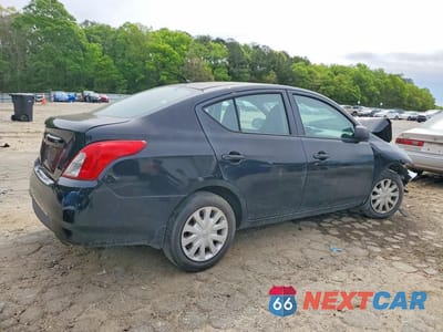 Trzecie zdjęcie samochodu z tyłu: 2015 NISSAN VERSA 1.6 S VIN:3N1CN7AP7FL838026 - miniatura