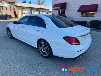 Trzecie zdjęcie samochodu z tyłu: 2018 MERCEDES-BENZ E 300 4MATIC VIN:WDDZF4KB4JA374625 - miniatura