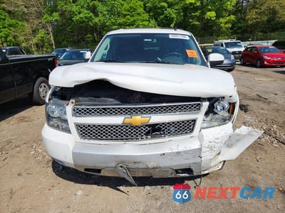 Piąte zdjęcie samochodu w środku: 2014 CHEVROLET SUBURBAN K1500 LT VIN:1GNSKJE74ER217768 - miniatura