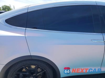 Zdjęcie 10 z 12 samochodu: 2017 TESLA MODEL X VIN:5YJXCDE25HF051269 - miniatura