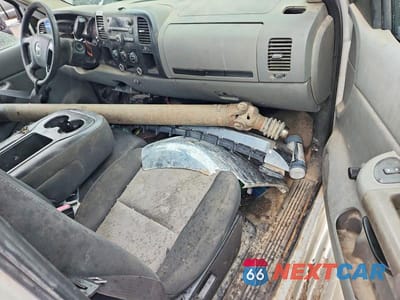 Zdjęcie 8 z 12 samochodu: 2008 CHEVROLET SILVERADO C3500 VIN:1GBJC34KX8E151326 - miniatura