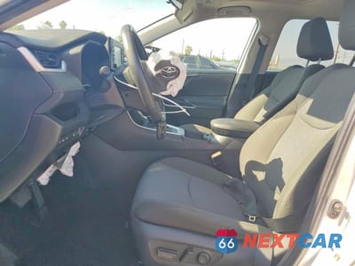 Zdjęcie 7 z 13 samochodu: 2022 TOYOTA RAV4 XLE VIN:2T3W1RFV3NC208621 - miniatura