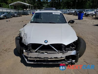 Piąte zdjęcie samochodu w środku: 2025 BMW 330I VIN:3MW69CW02S8F18075 - miniatura