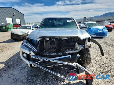 Piąte zdjęcie samochodu w środku: 2022 TOYOTA TACOMA TRD OFF-ROAD VIN:3TMCZ5AN3NM491954 - miniatura