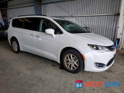 Czwarte zdjęcie samochodu z boku: 2020 CHRYSLER PACIFICA TOURING VIN:2C4RC1FG3LR117736 - miniatura