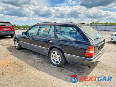 Drugie zdjęcie samochodu z przodu: 1995 MERCEDES-BENZ E 320 VIN:WDBEA92E2SF299957 - miniatura