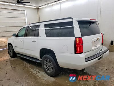 Drugie zdjęcie samochodu z przodu: 2018 CHEVROLET SUBURBAN K1500 LT VIN:1GNSKHKC1JR370015 - miniatura