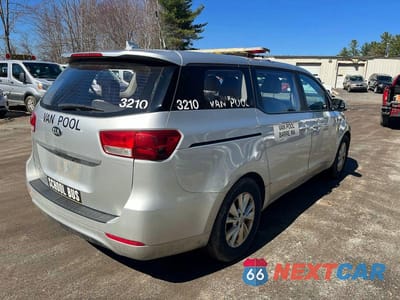 Czwarte zdjęcie samochodu z boku: 2016 KIA SEDONA L VIN:KNDMA5C17G6120529 - miniatura