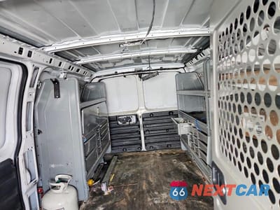 Zdjęcie 10 z 13 samochodu: 2019 GMC SAVANA VIN:1GTW7AFG1K1149725 - miniatura