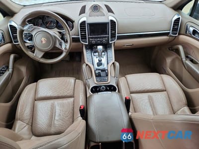 Zdjęcie 8 z 13 samochodu: 2013 PORSCHE CAYENNE VIN:WP1AF2A26DLA34283 - miniatura